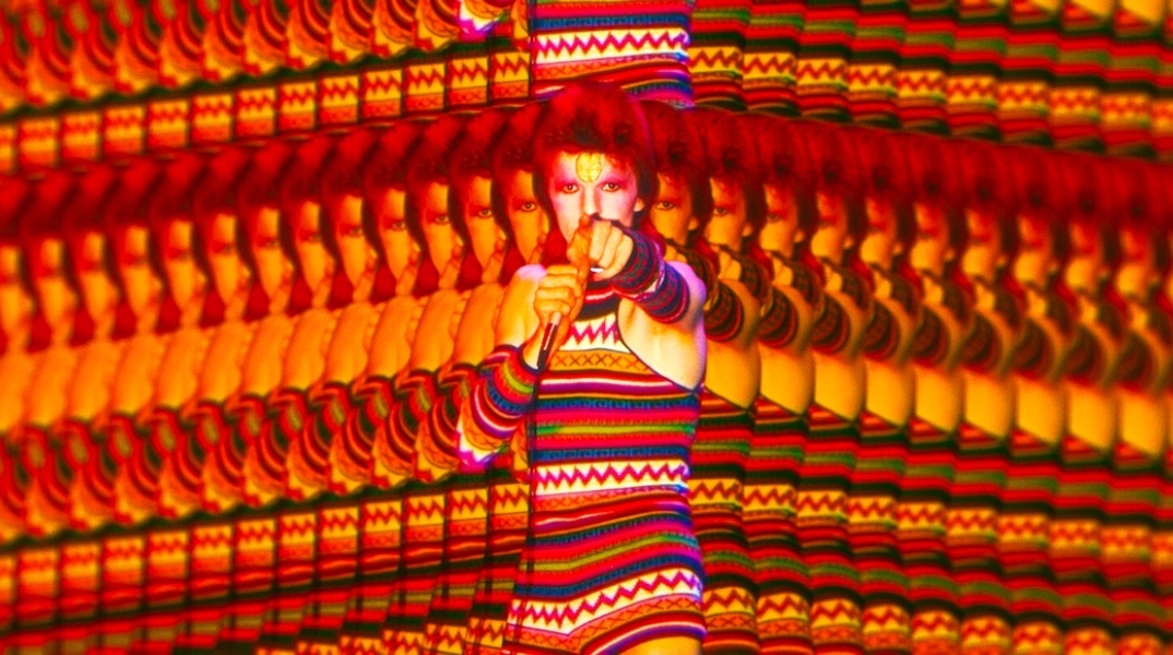 Moonage Daydream: Ένα κινηματογραφικό γεγονός με τον Ντέιβιντ Μπόουι