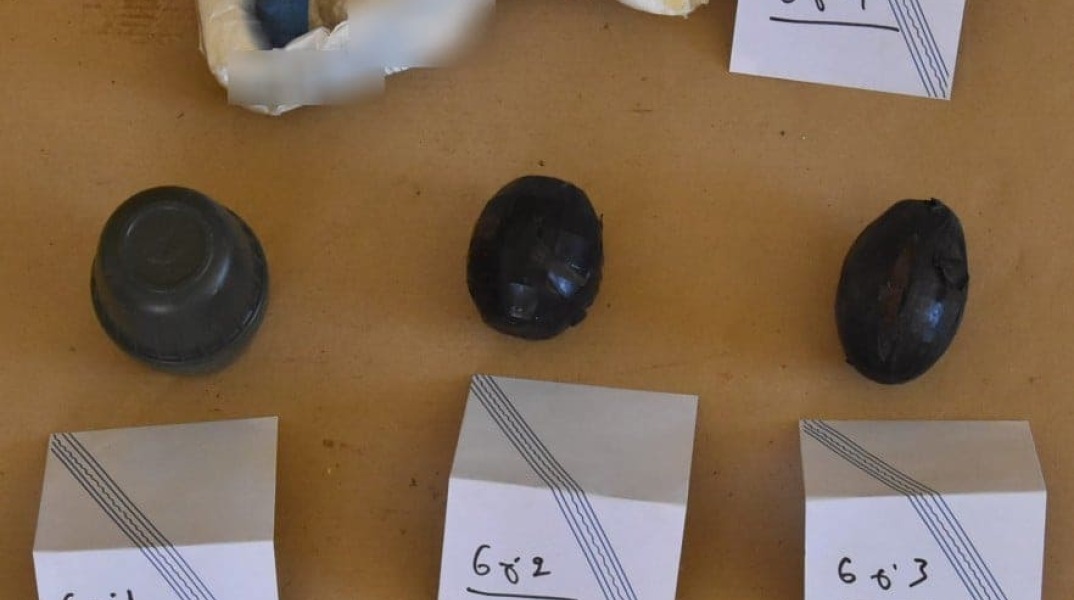 Κοζάνη: Έκαναν εργασίες σε σπίτι και βρήκαν σεντούκι με χειροβομβίδες