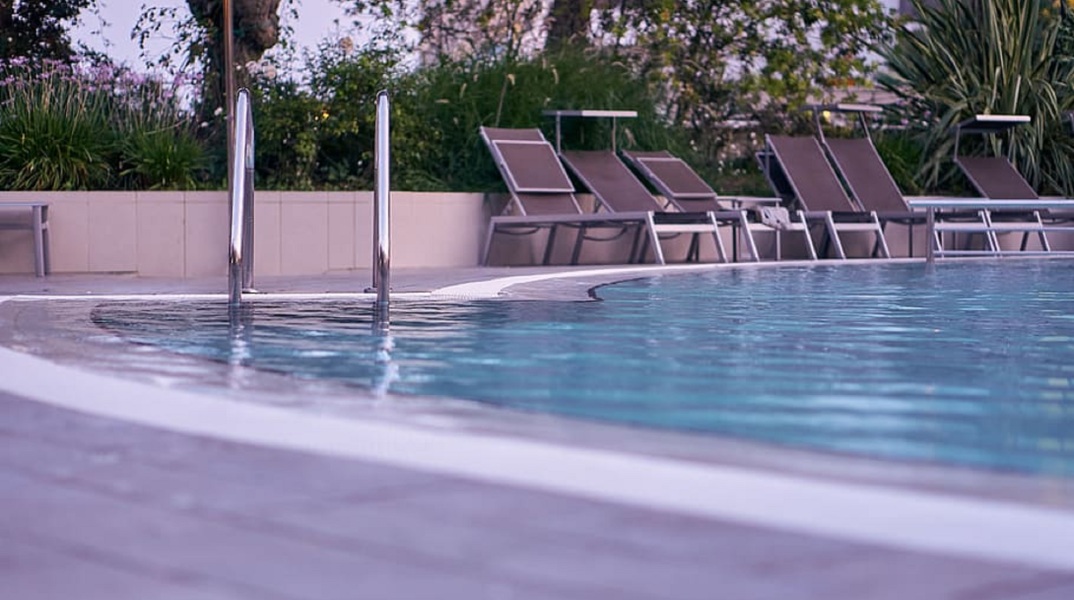 Τραγωδία στη Νάξο: Νεκρή 36χρονη σε πισίνα – Δίπλα της βρισκόταν το παιδί της