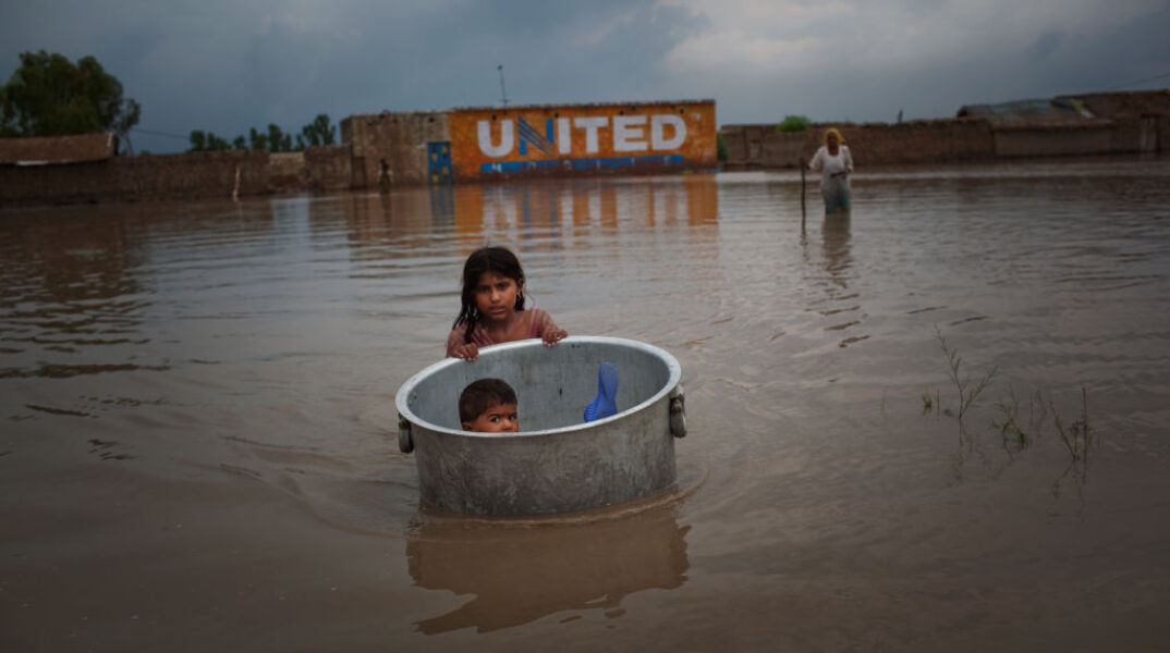Πακιστάν: Με αργούς ρυθμούς φτάνει ανθρωπιστική βοήθεια στη χώρα, η οποία είναι αντιμέτωπη με πρωτοφανείς πλημμύρες	