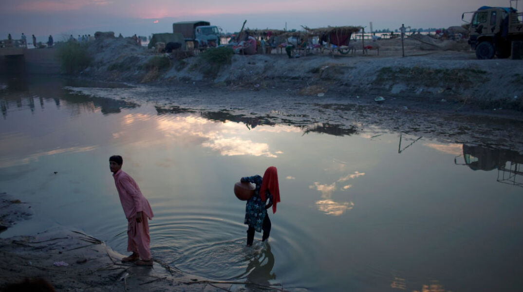 Πακιστάν: Με αργούς ρυθμούς φτάνει ανθρωπιστική βοήθεια στη χώρα, η οποία είναι αντιμέτωπη με πρωτοφανείς πλημμύρες	