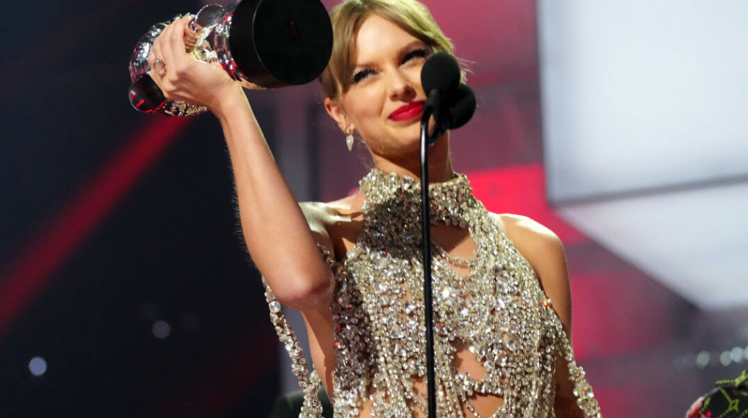 Η Taylor Swift ανακοίνωσε στη σκηνή των MTV VMAs 2022 την ημερομηνία κυκλοφορίας του νέου της άλμπουμ