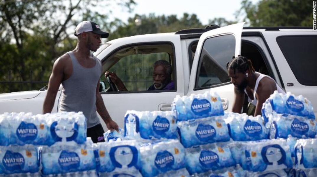 ΗΠΑ: Για τέταρτη ημέρα χθες οι κάτοικοι του Τζάκσον στο Μισισιπή παρέμεναν χωρίς πόσιμο νερό	
