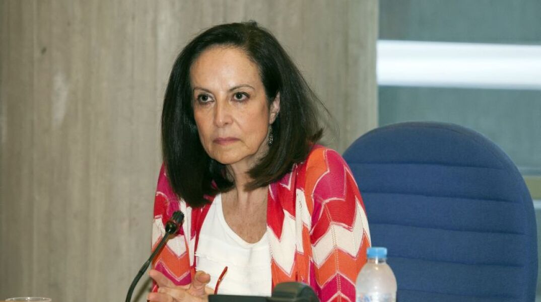 Γυναίκες ιερείς προτείνει η Άννα Διαμαντοπούλου - Μετά τον σάλο με τις δηλώσεις του Μητροπολίτη Δωδώνης