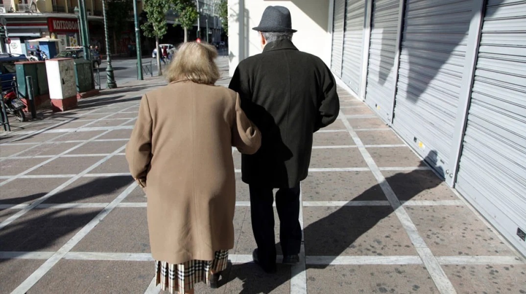 Πήγε να ρωτήσει γιατί δεν μπήκε η σύνταξη και της είπαν οτι έχει πεθάνει