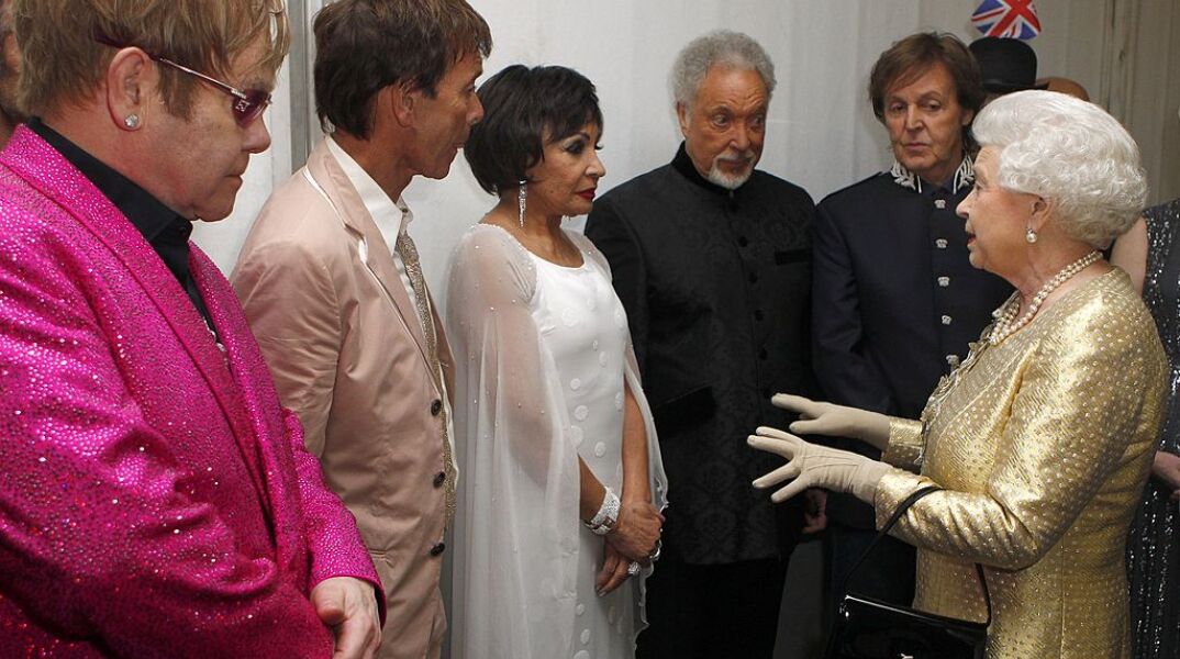 Ο καλλιτεχνικός κόσμος αποχαιρετά τη Βασίλισσα Ελισάβετ 