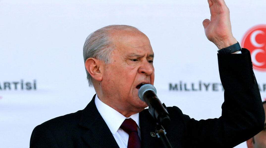 Μπαχτσελί: Αν οι Έλληνες επιθυμούν και πάλι να πέσουν στη θάλασσα, ας μας το πουν