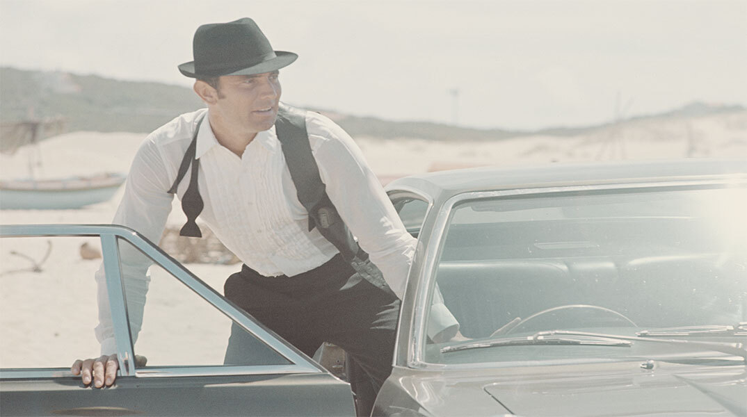 Ο George Lazenby ως Τζέιμς Μποντ