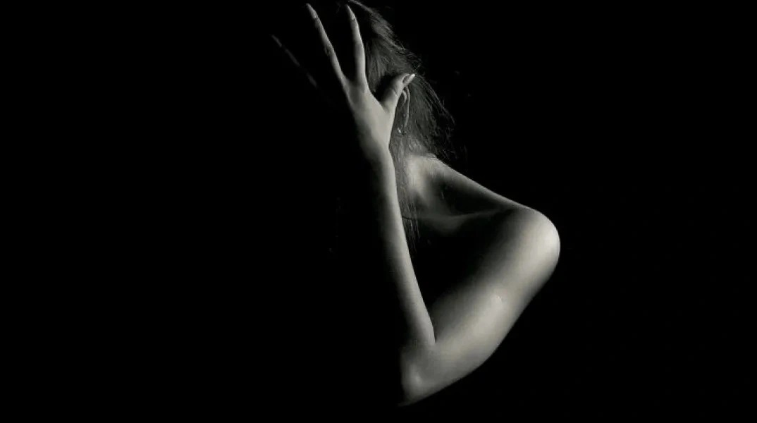 Βόλος - Μητέρα 23χρονης ΑμΕΑ: Ήξερα ότι βίασε την κόρη μου ο αδερφός μου και εμένα με βίαζε ο πατέρας μου