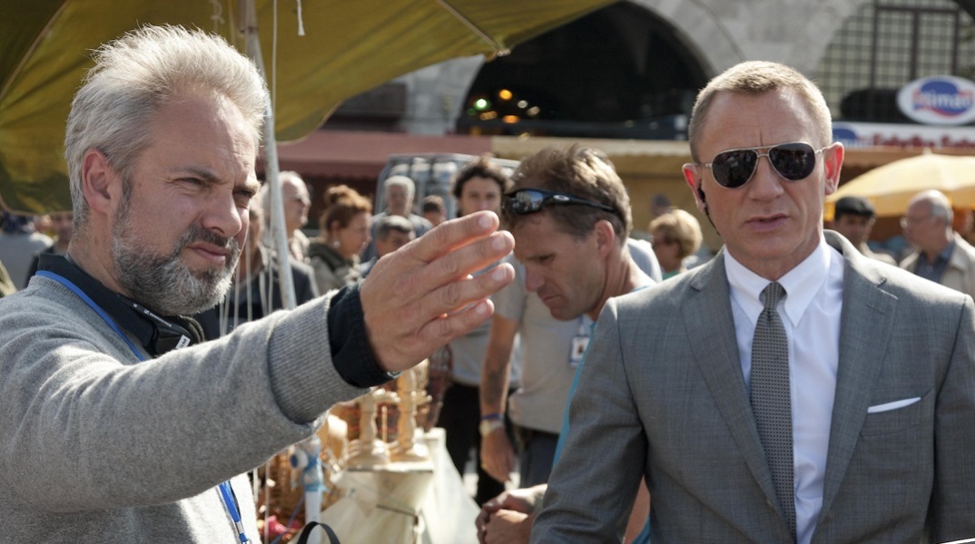 Ο Σαμ Μέντες πιστεύει πως θα ήταν ωραίο να δούμε μια γυναίκα να σκηνοθετεί τον Τζέιμς Μποντ