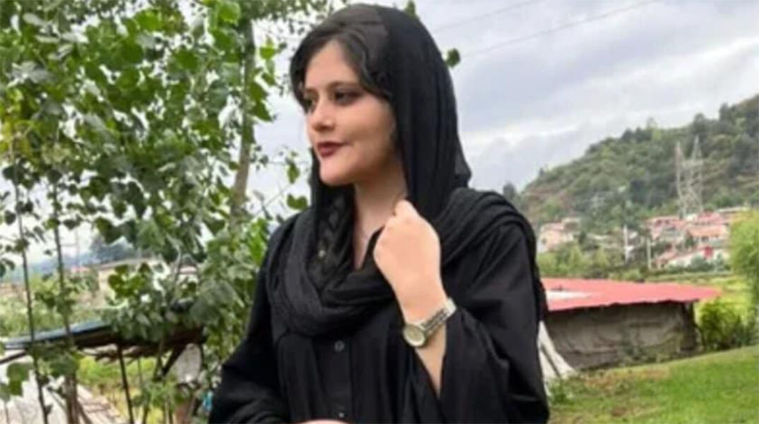 Ιράν: 22χρονη πέθανε μετά τη σύλληψή της από την αστυνομία ηθών