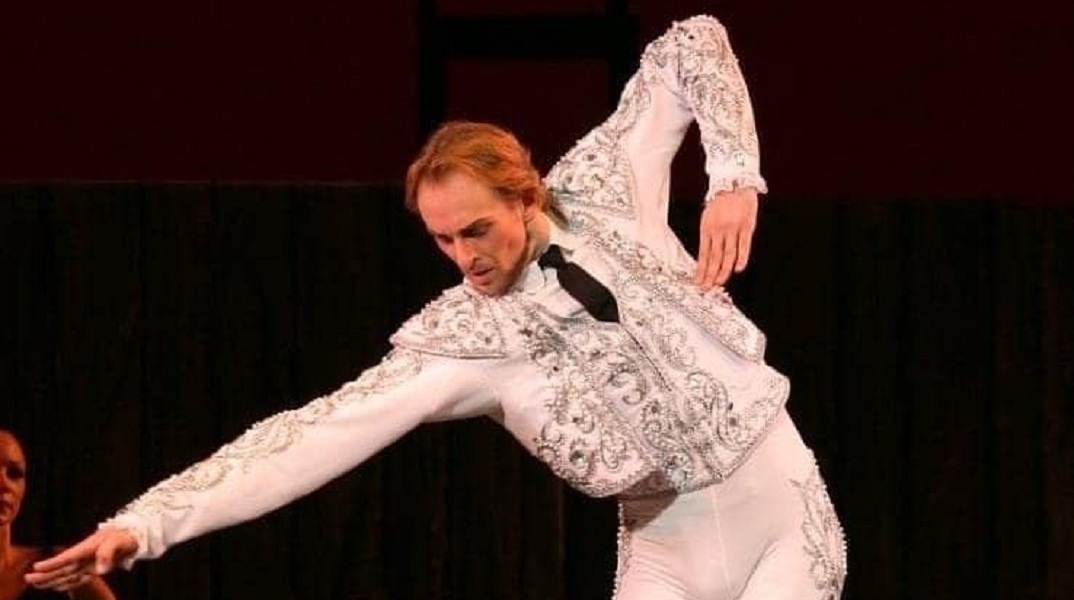 Η Ουκρανία θρηνεί για τον θάνατο του καταξιωμένου χορευτή που σκοτώθηκε σε μάχη