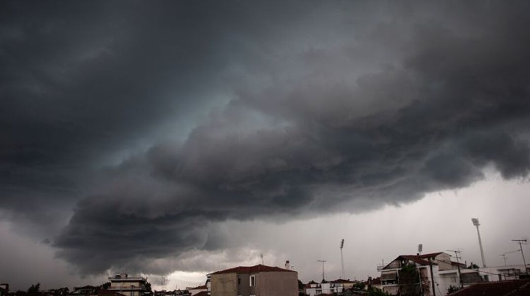 Καιρός: Τοπικές βροχές και καταιγίδες