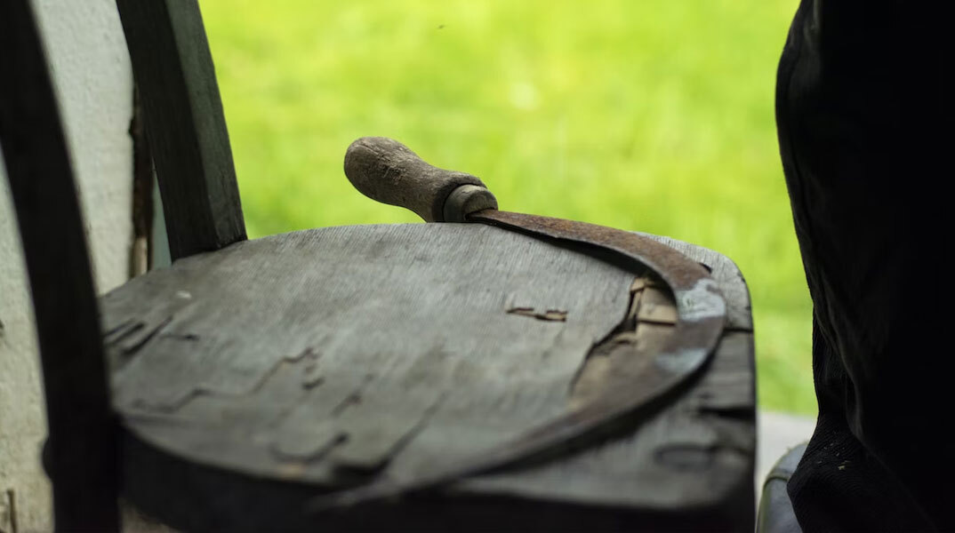 Δρεπάνι το όπλο της επίθεσης στην Πτολεμαΐδα