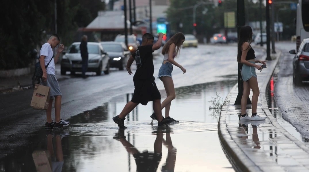 Έρχεται επιδείνωση του καιρού με βροχές και καταιγίδες
