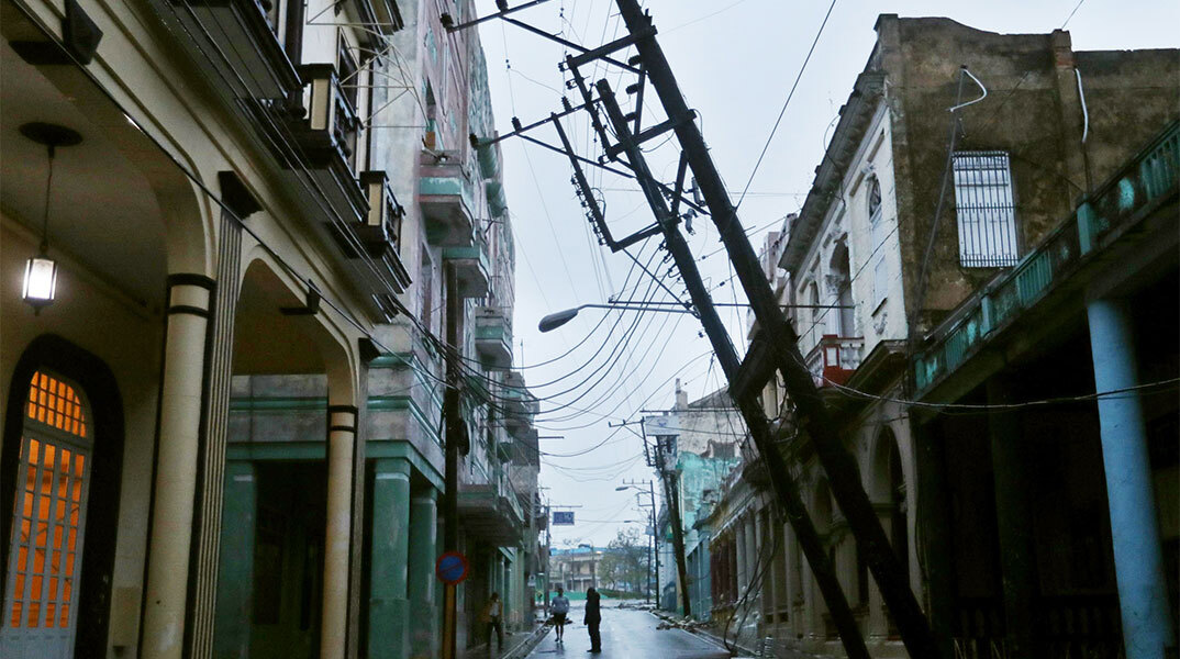 Μεγάλες καταστροφές σε υποδομές προκάλεσε στην Κούβα ο κυκλώνας Ίαν