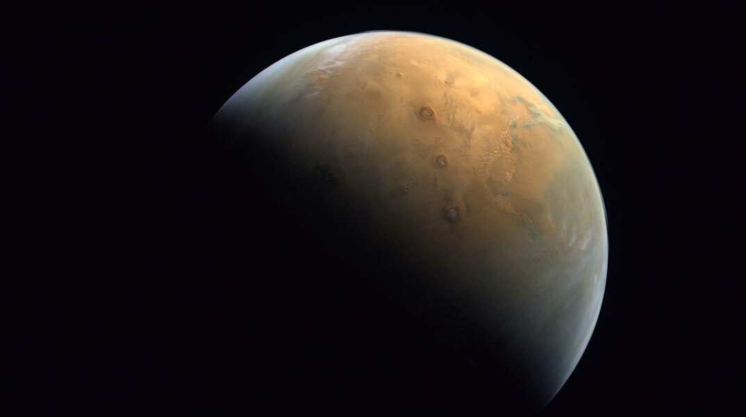 Ο πλανήτης Άρης, όπως τον κατέγραψε το Hope, το διαστημικό ερευνητικό σκάφος των Ηνωμένων Αραβικών Εμιράτων