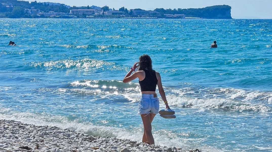 Πρεμιέρα με 35άρια ο Οκτώβρης - Χαλάει αύριο ο καιρός 