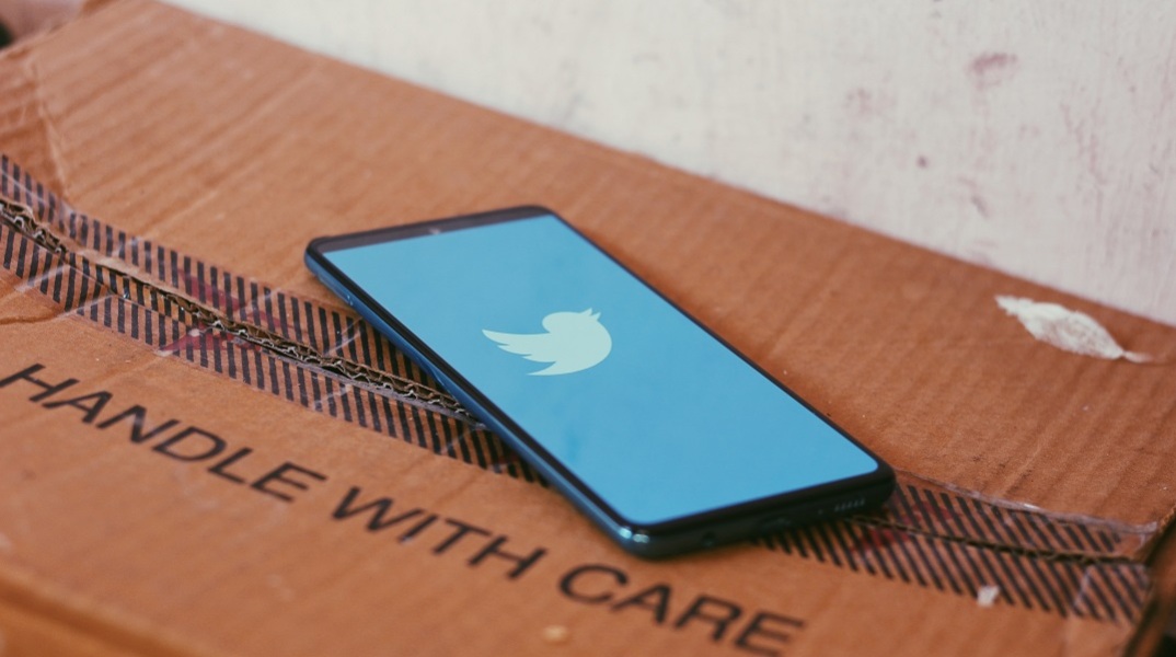 Οι χρήστες του Twitter μένουν περιχαρακωμένοι στις πολιτικές τους προτιμήσεις και ζητούν την πόλωση