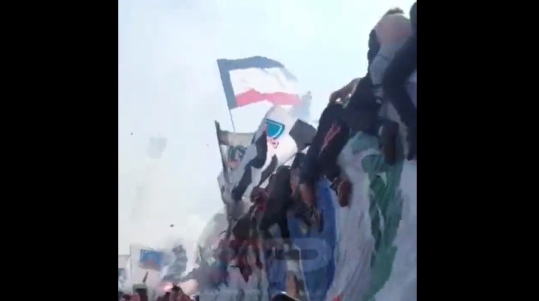 Τρομακτικές εικόνες στο «Μονουμεντάλ» - Κατέρρευσε κερκίδα γεμάτη οπαδούς (videos)