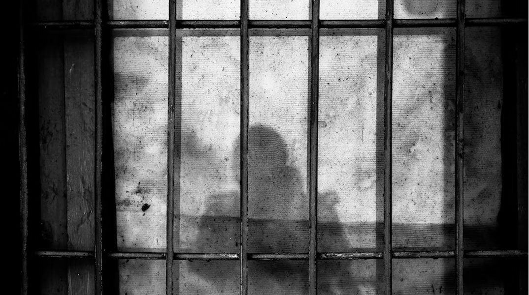 Κρατούμενος απέδρασε από το ΑΤ στην Ηλιούπολη
