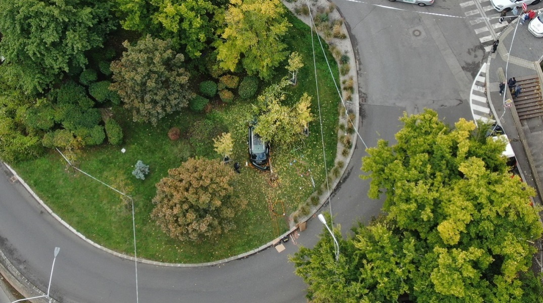 Σλοβακία: Μεθυσμένος οδηγός οχήματος έπεσε πάνω σε στάση λεωφορείου όπου περίμεναν φοιτητές στην Μπρατισλάβα - Πέντε νεκροί.