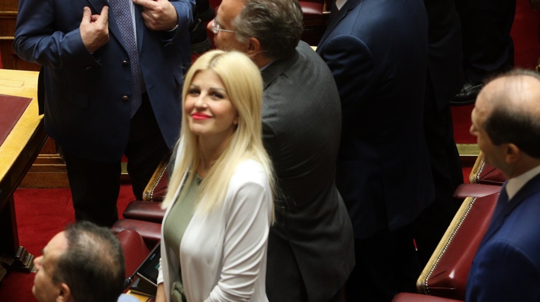 Έλενα Ράπτη