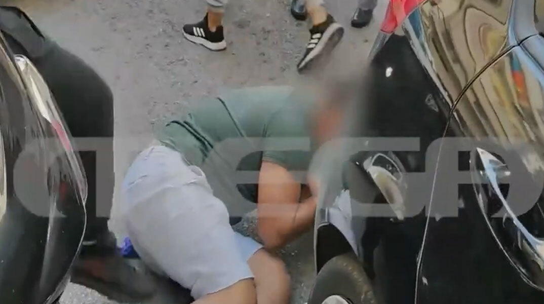 Ο ληστής στον Πειραιά που ακινητοποιήθηκε από τους πολίτες