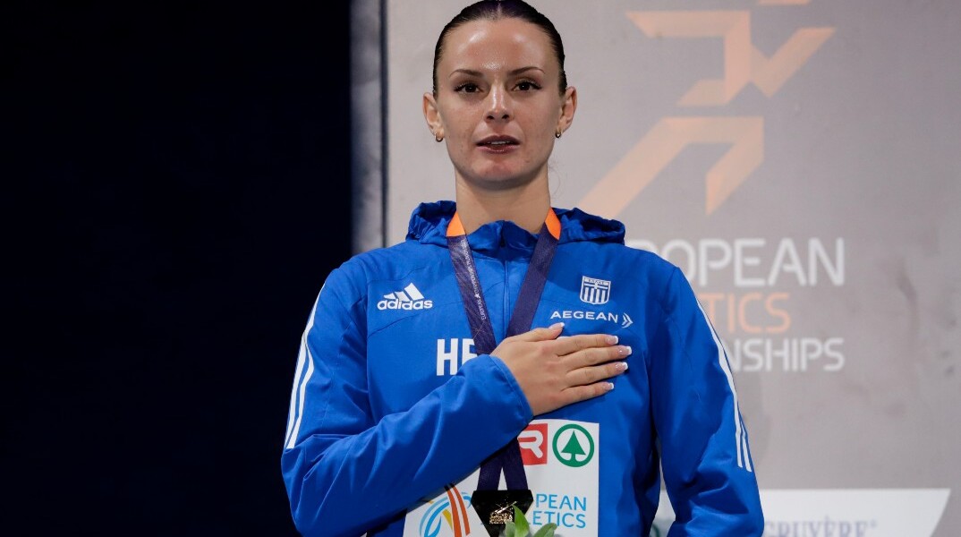 Η Ελίνα Τζένγκο