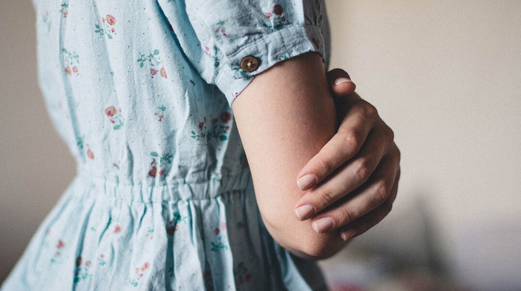 53χρονος βίαζε 12χρονη στον Κολωνό και την εξέδιδε για 50 ευρώ