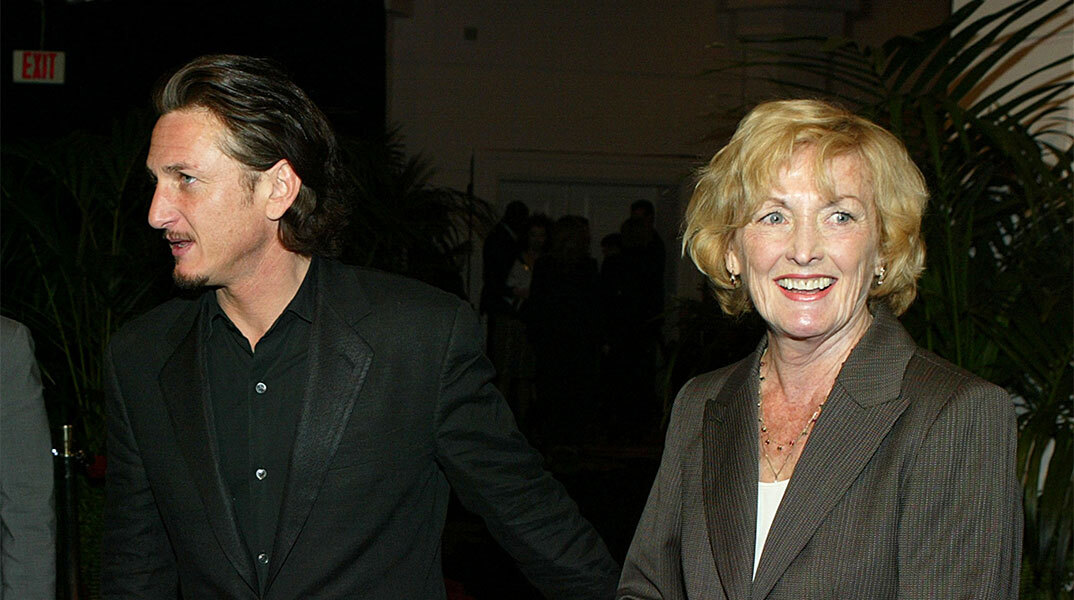 Ο Σον Πεν και η μητέρα του Αϊλίν Ράιαν