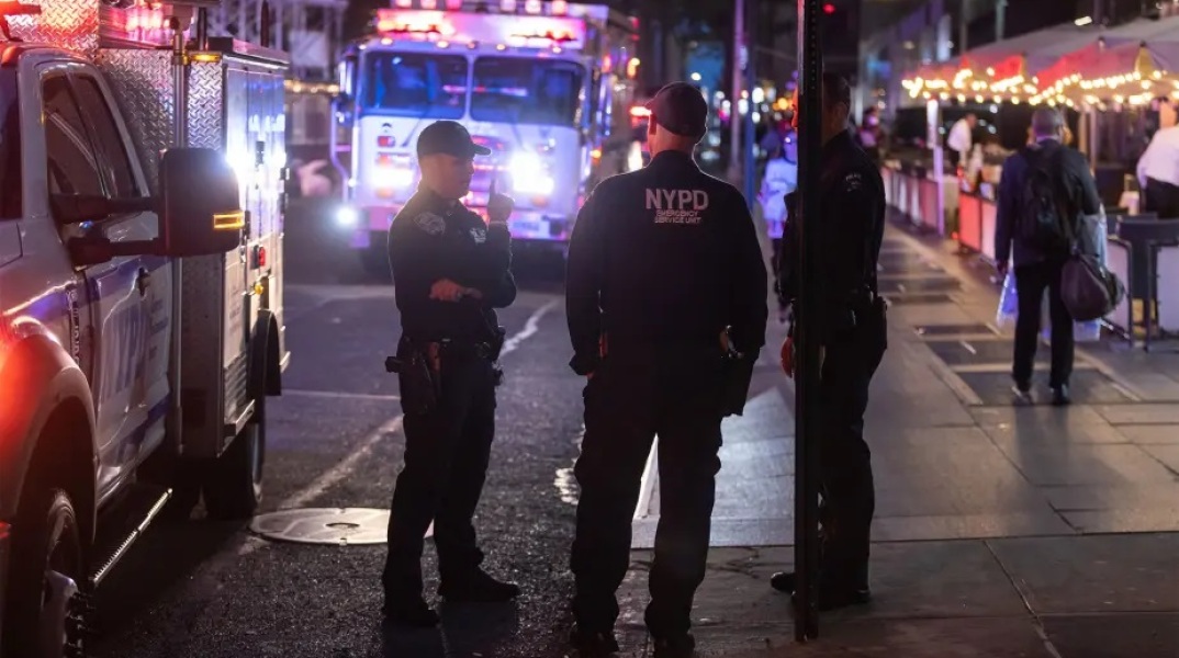Γυναίκα έπεσε στο κενό από τον 54ο όροφο ξενοδοχείου στην Times Square