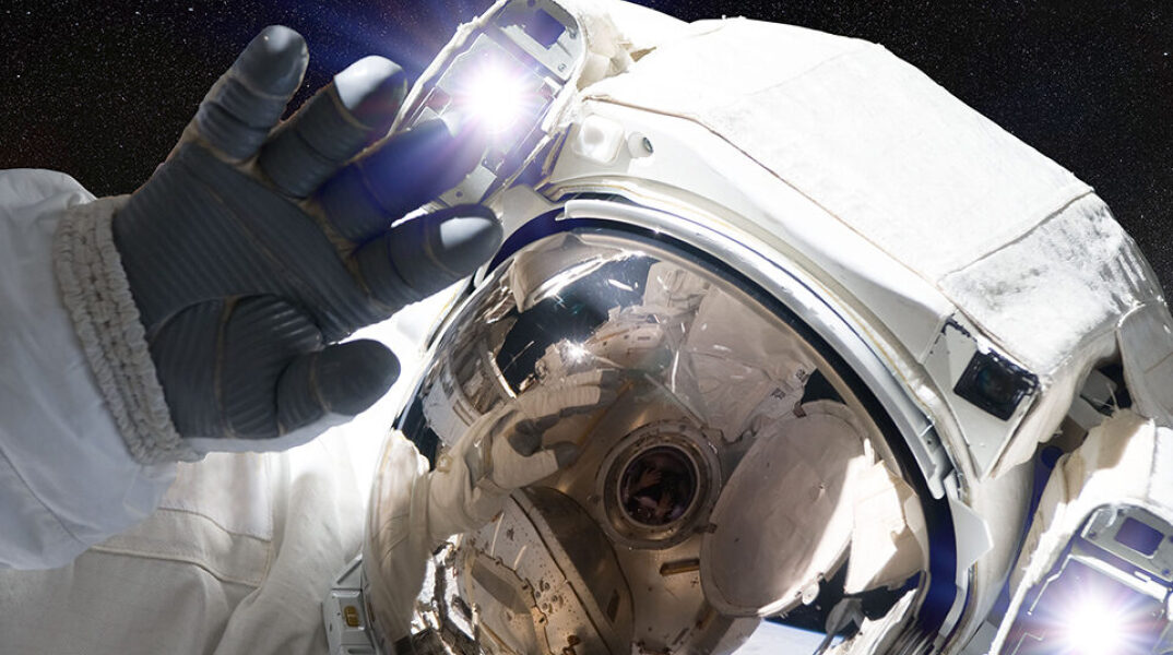 «Από άλλο πλανήτη»: Της είπε πως είναι αστροναύτης και χρειάζεται λεφτά για να έρθει με τον πύραυλο, να την παντρευτεί