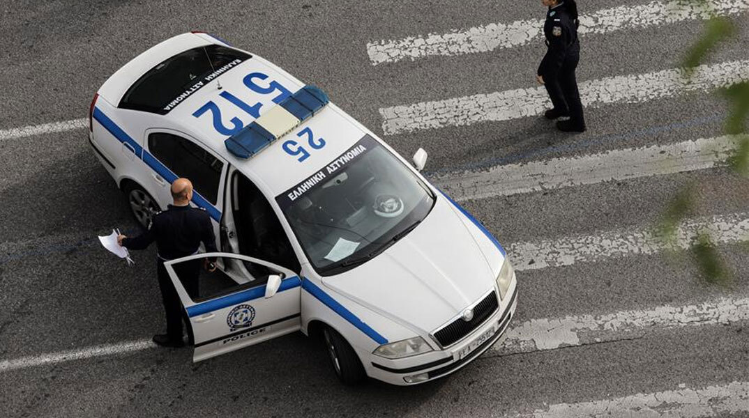 Περιπολικό της Αστυνομίας σε δρόμο της Αθήνας