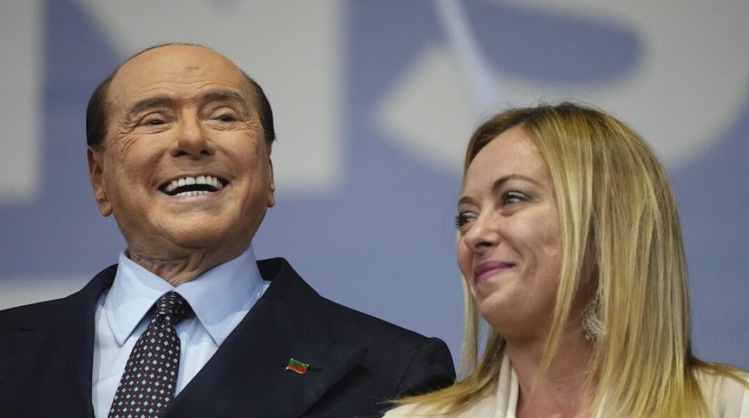 Ιταλία: «Δεν είμαι εκβιάσιμη» απαντά η Τζόρτζια Μελόνι στον Σίλβιο Μπερλουσκόνι	