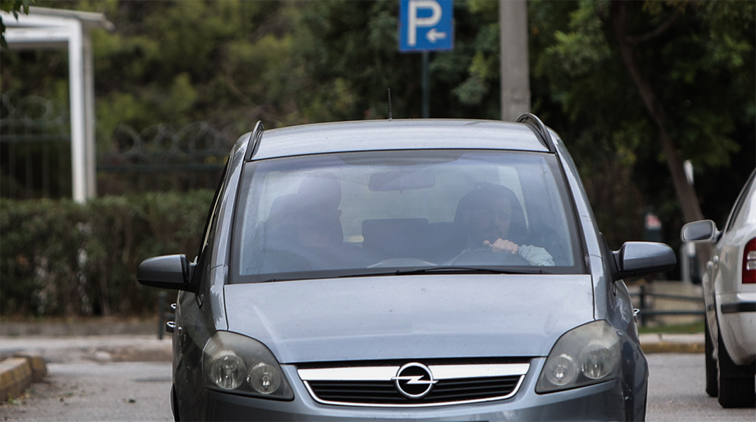 Ο 36χρονος που συνελήφθη για την υπόθεση της 12χρονης στον Κολωνό οδηγήθηκε στον εισαγγελία