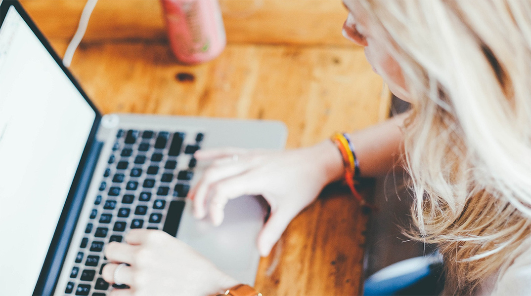 Γυναίκα - υπολογιστής