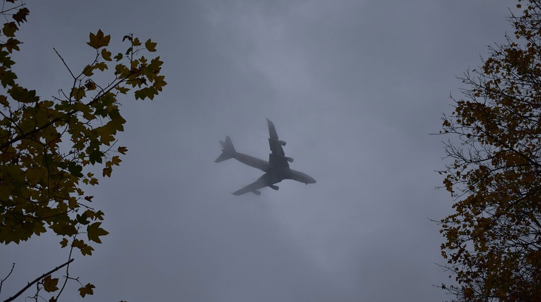 Αεροπλάνο στην ομίχλη