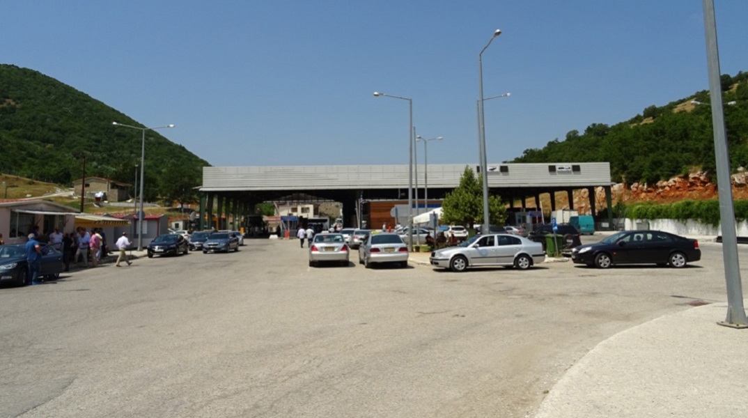 Κρυσταλλοπηγή: Εννέα αστυνομικοί στο κύκλωμα διακίνησης μεταναστών - Μίζα ώς 10.000 ευρώ το μήνα