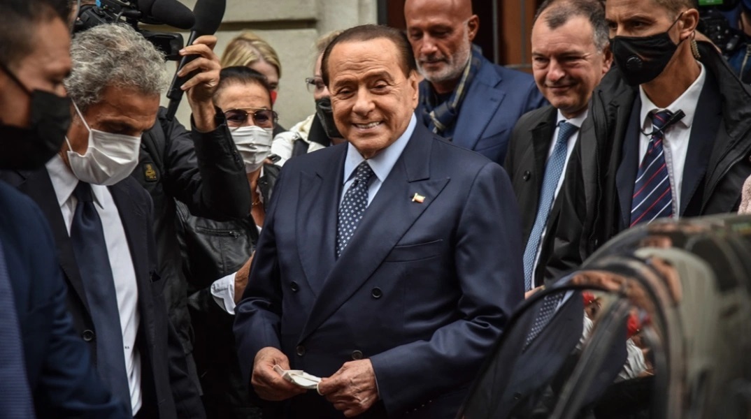 Μπερλουσκόνι: «Θα είμαι σύμβουλος της Μελόνι, μου το ζήτησε η ίδια»