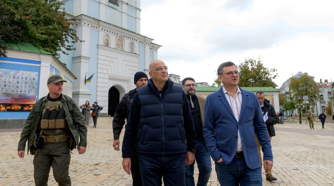 Σε καταφύγιο στο Κίεβο ο Νίκος Δένδιας - Ήχησαν σειρήνες