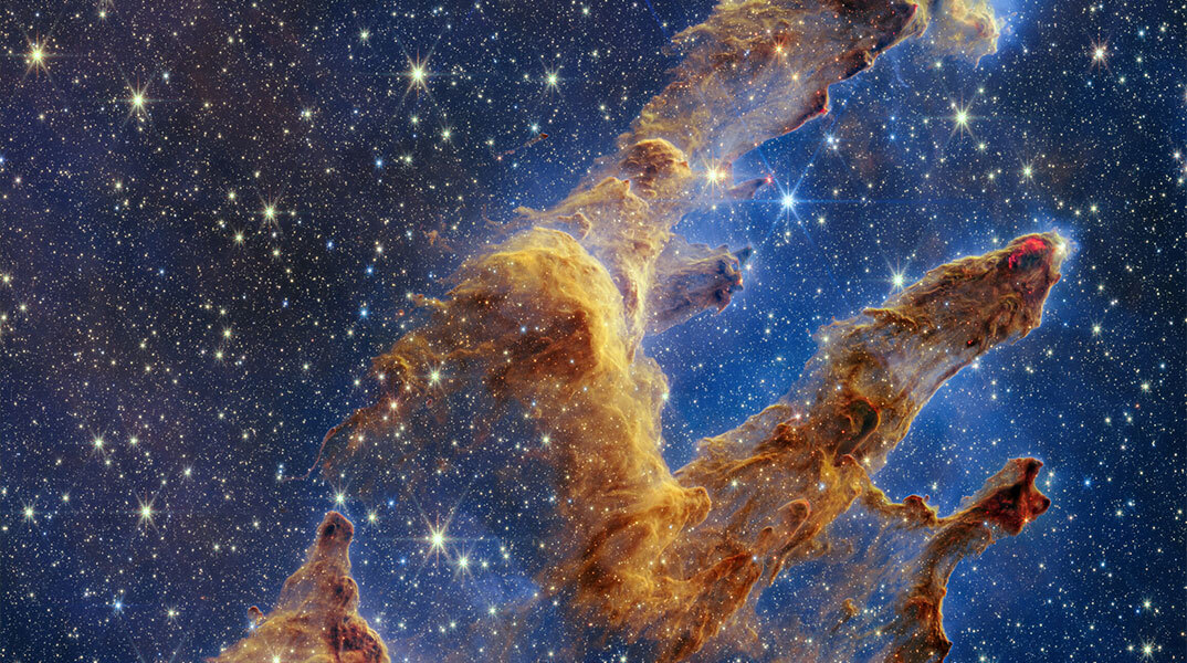 Οι «Στήλες της Δημιουργίας» αποτελούνται από πυκνά νέφη ψυχρών διαστρικών αερίων και σκόνης όπου νέα άστρα σχηματίζονται