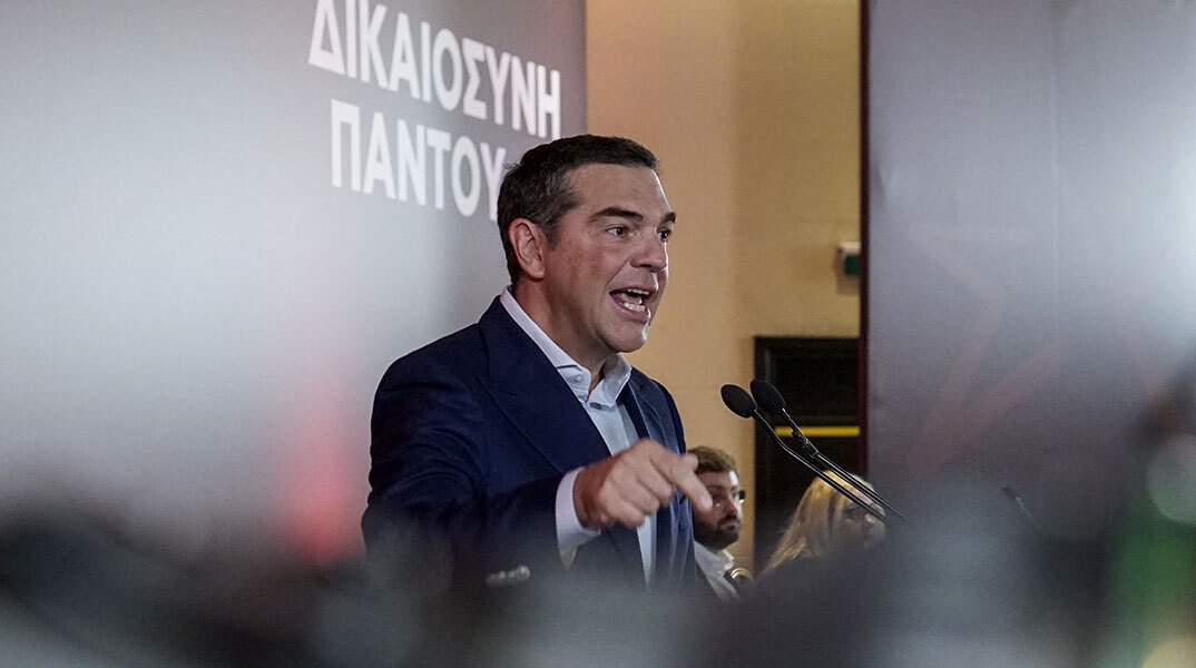 Ο Αλέξης Τσίπρας μιλά στην Κεντρική Επιτροπή του ΣΥΡΙΖΑ