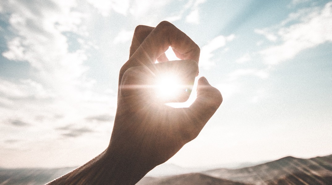 Δορυφόρος της NASA έπιασε τον Ήλιο να «χαμογελάει»