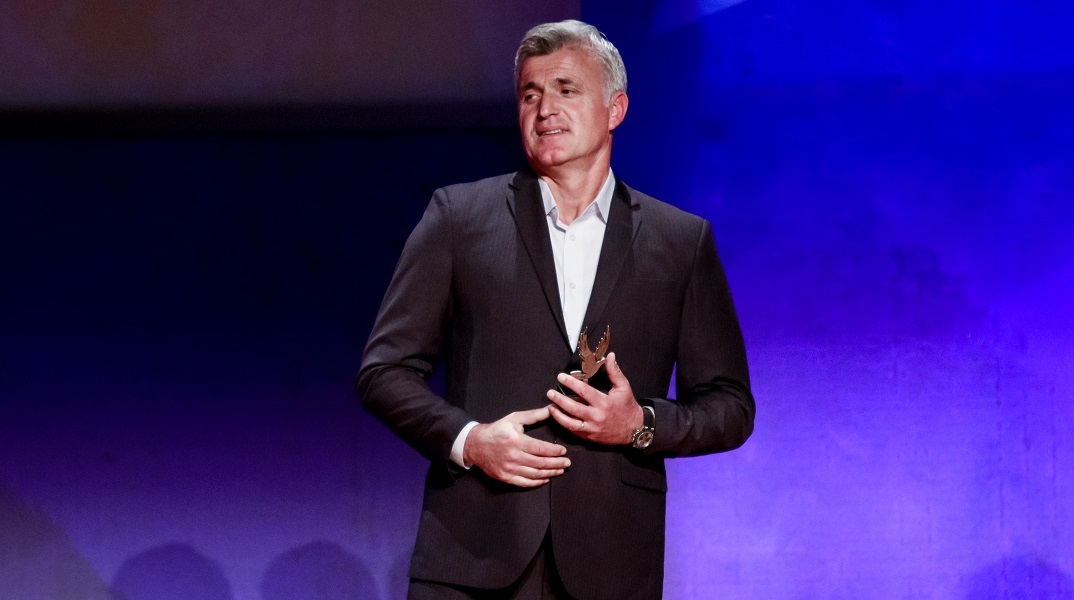 O πατέρας του Τσιτσιπά ξεκαθαρίζει την κατάσταση ανάμεσά τους