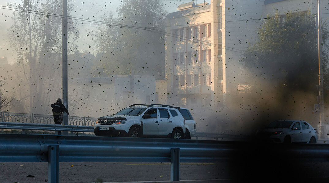 Καθημερινοί οι ρωσικοί βομβαρδισμοί στο Κίεβο της Ουκρανίας
