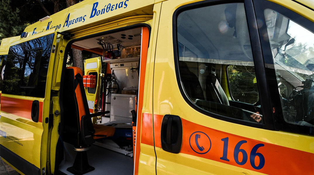 Πτώση ατόμου από κτίριο στο Σύνταγμα