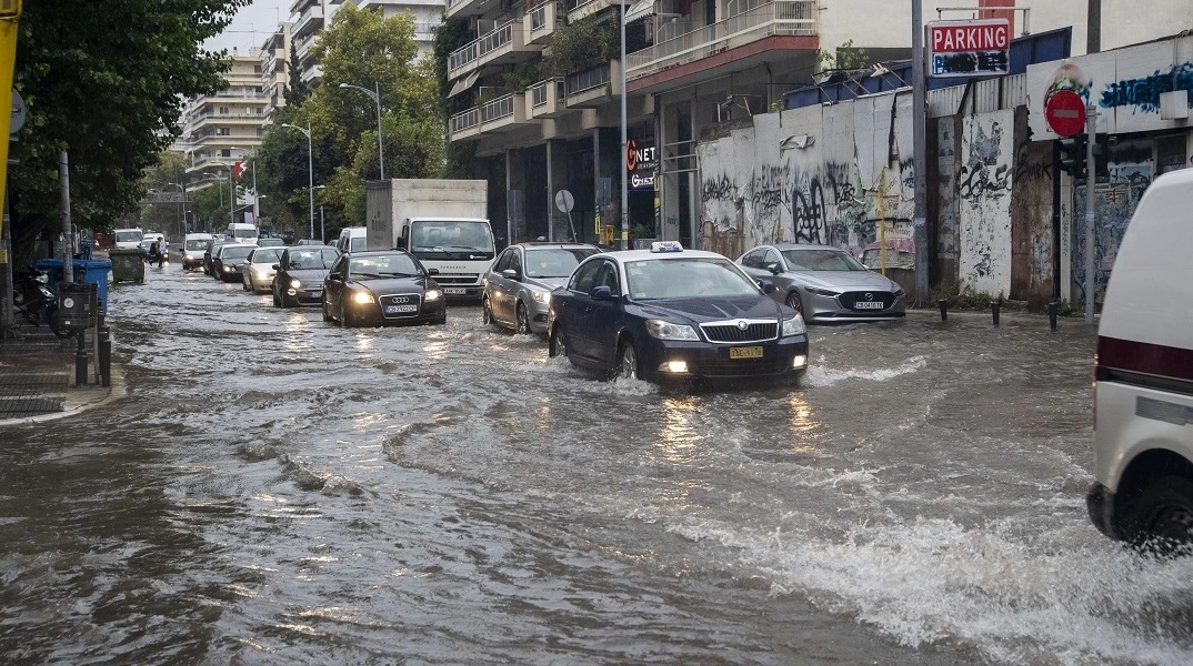 Γιατί ο Νοέμβριος είναι καιρικά επικίνδυνος μήνας - Η ανάρτηση Μαρουσάκη