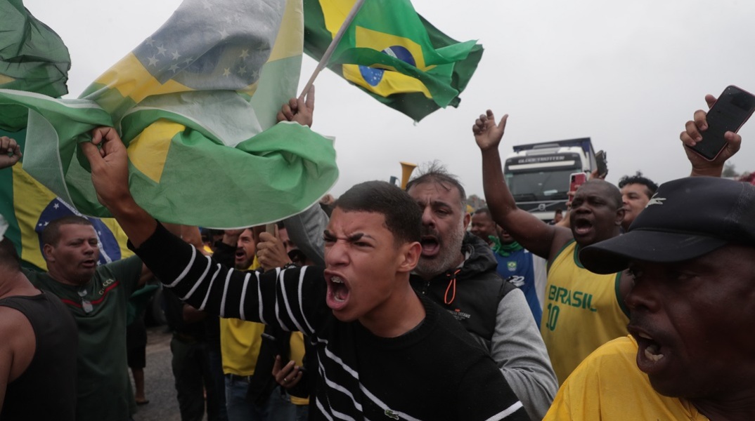 Βραζιλία: Οι υποστηρικτές του Μπολσονάρου συνεχίζουν να ζητούν την επέμβαση του στρατού