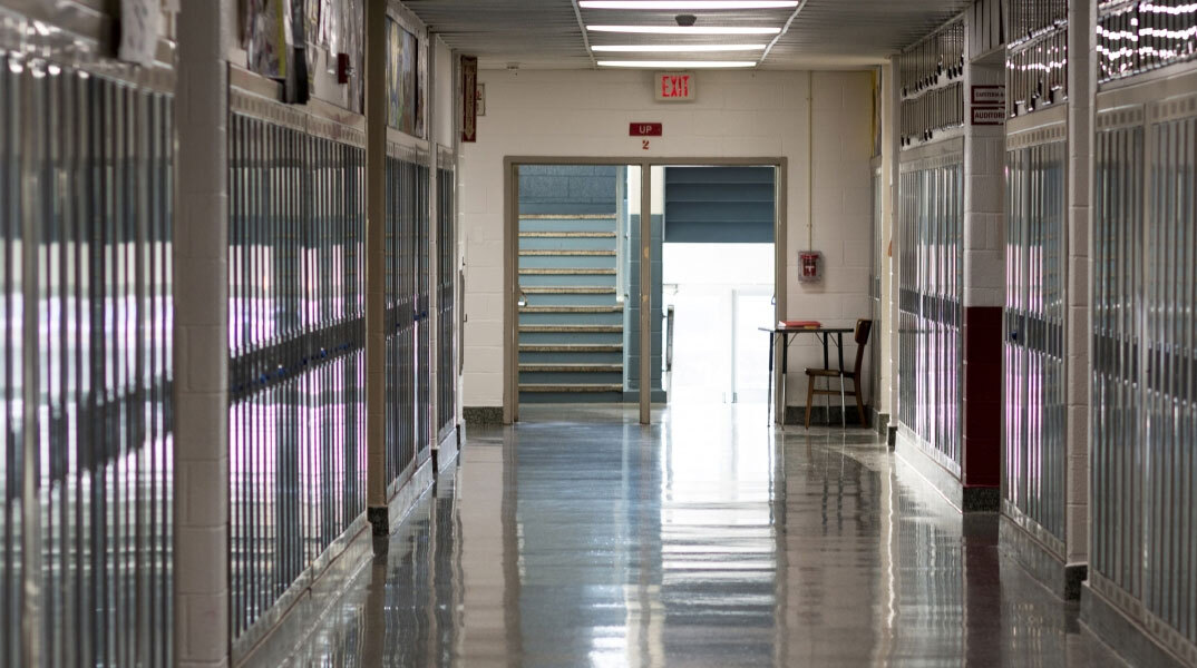 Ξυλοδαρμοί και απειλές από συμμορία μαθητών σε σχολείο στη Θεσσαλονίκη